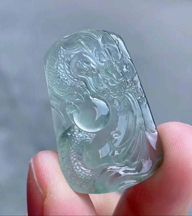 如何保養(yǎng)佩戴的龍牌？