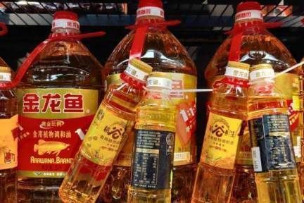 金龍魚對標茅臺哪個品牌：金龍魚與茅臺有著不同的品牌定位和目標消費群體