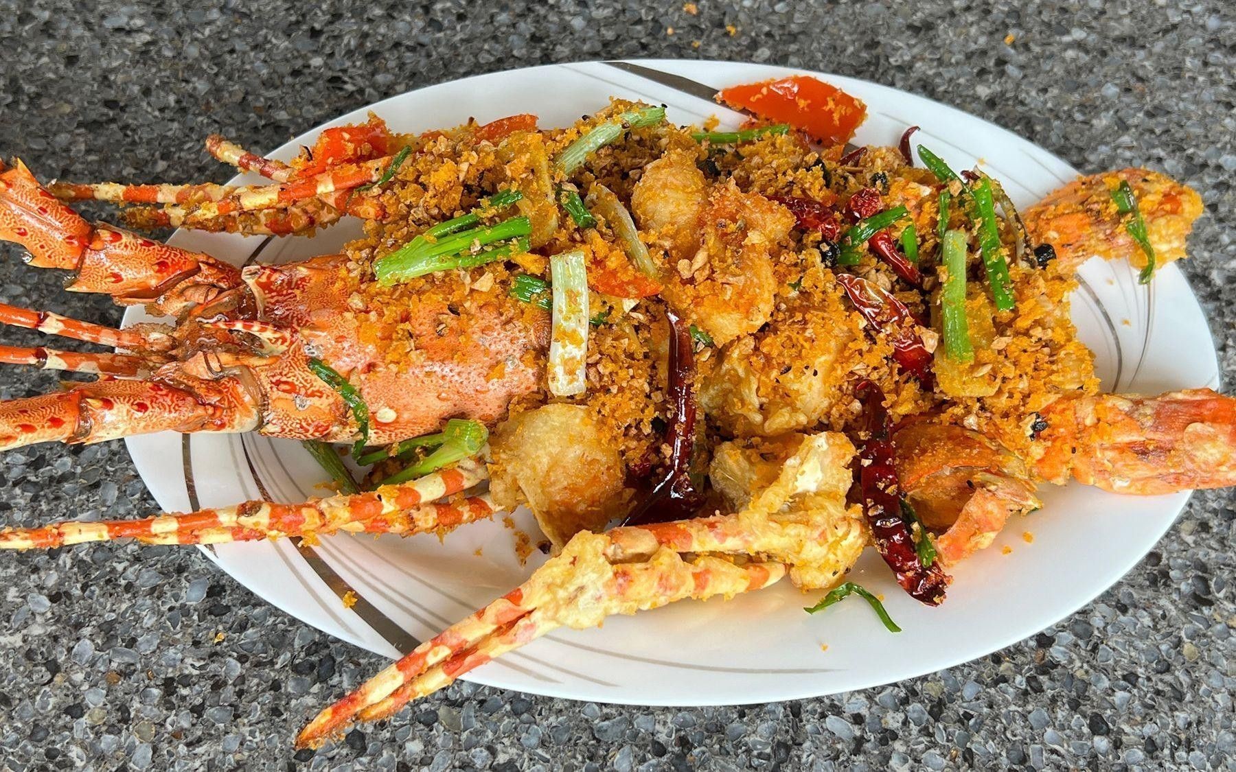 避風塘炒紅龍蝦的具體做法