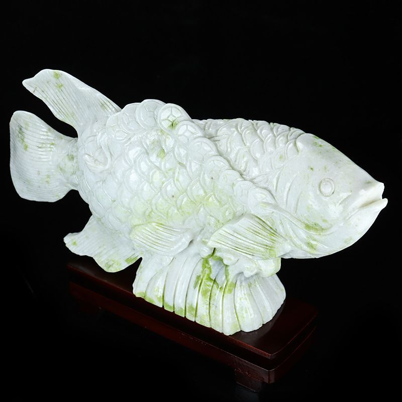 玉龍魚擺件：玉龍魚擺件數(shù)量較少且大部分信息不直接相關(guān)信息 玉龍魚擺件：玉龍魚擺件數(shù)量較少且大部分信息不直接相關(guān)信息 龍魚百科 第2張