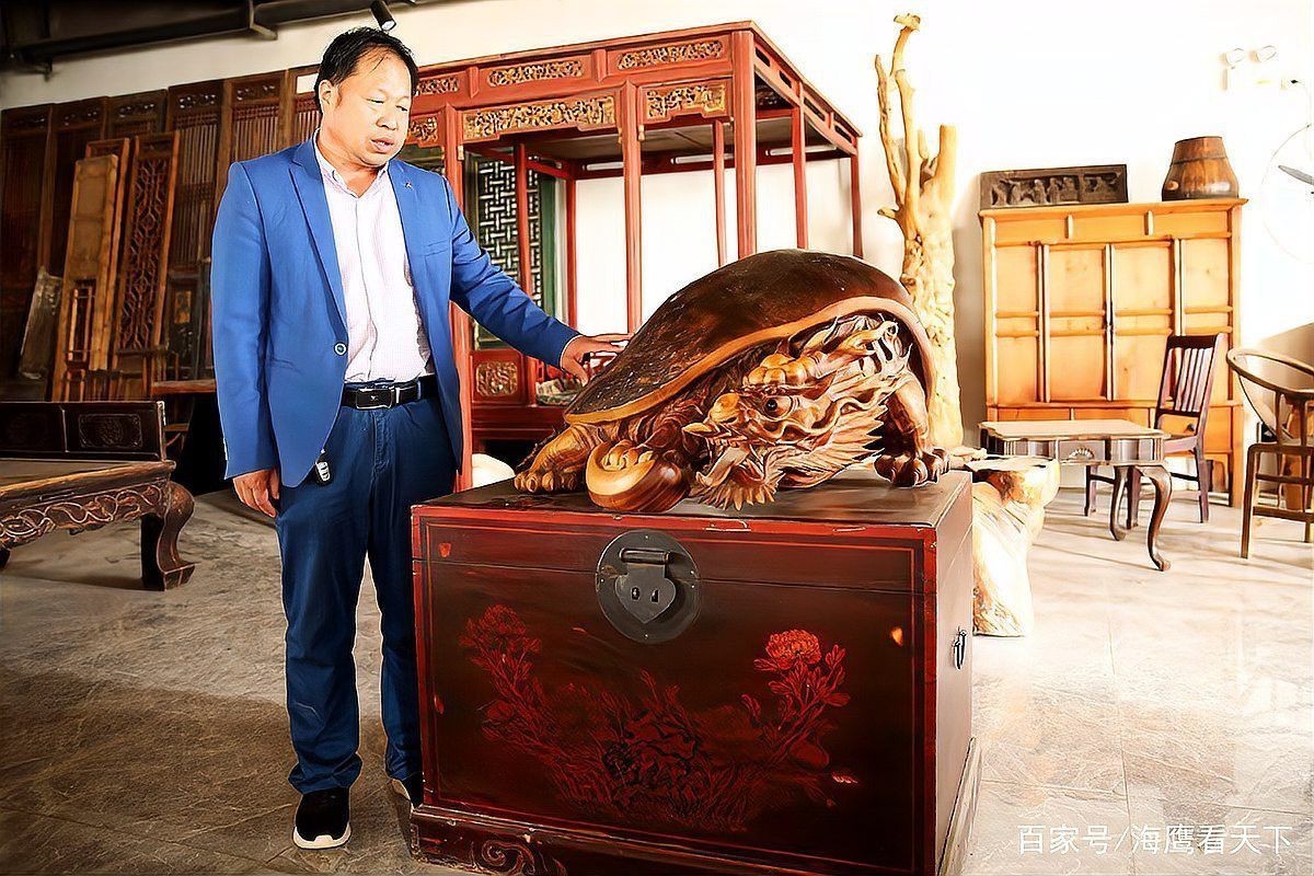 嚴石平的紫檀龍龜有何特點？