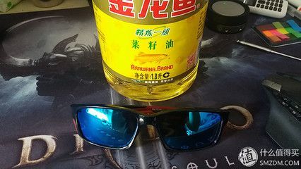 金龍魚(yú)紅色眼鏡：金龍魚(yú)的眼睛出現(xiàn)了紅色的表現(xiàn)