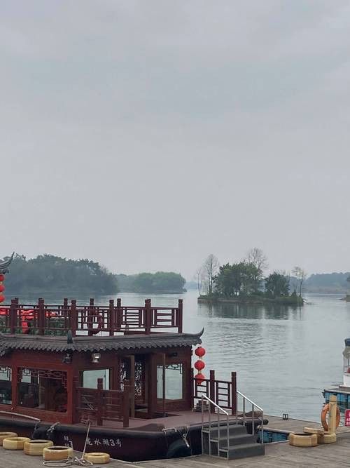 哪里可以找到龍水湖的霞光圖片？