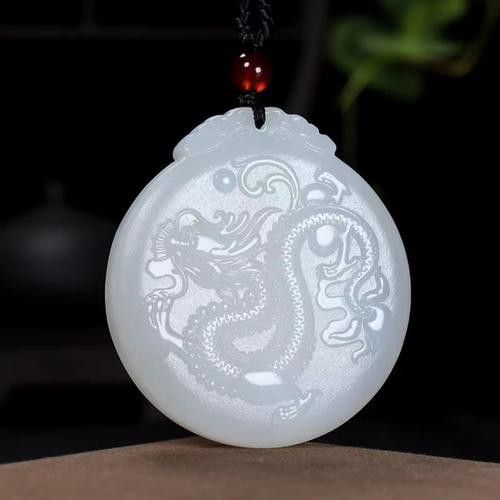 哪個品牌的龍吊墜評價最好？