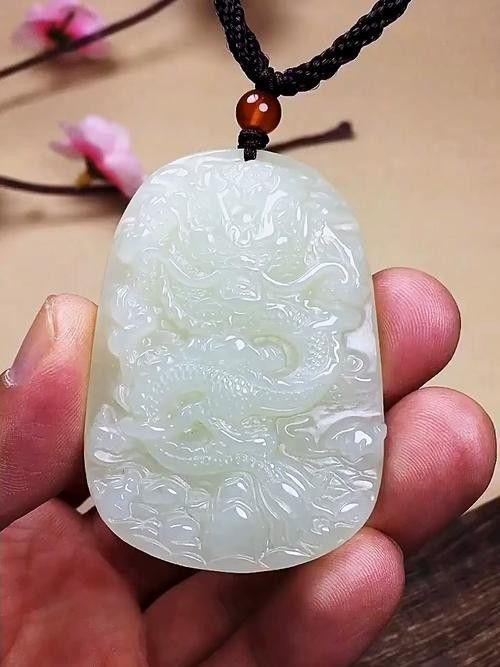 哪個品牌的龍吊墜評價最好？