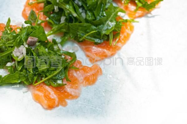 龍魚能吃三文魚肉嗎：龍魚可以吃三文魚肉嗎 龍魚能吃三文魚肉嗎：龍魚可以吃三文魚肉嗎 龍魚百科 第2張