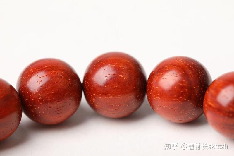 如何鑒別龍魚木雕的真偽？