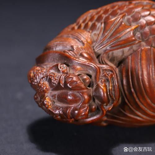 推薦一些現代龍魚木雕作品