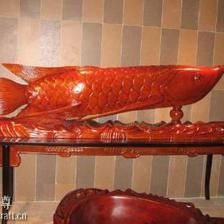 金龍魚擺件嘴的方向【金龍魚擺件嘴的方向風水講究分析關(guān)鍵詞金龍魚擺件嘴的朝向意義】