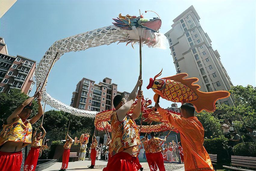 上海閔行《鯉魚跳龍門》舞蹈的特點