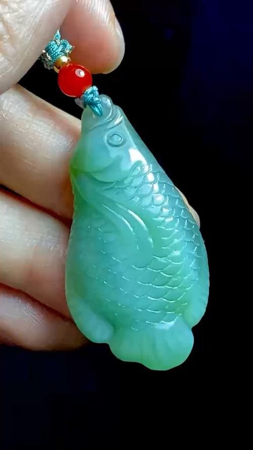 白玉金龍魚擺件