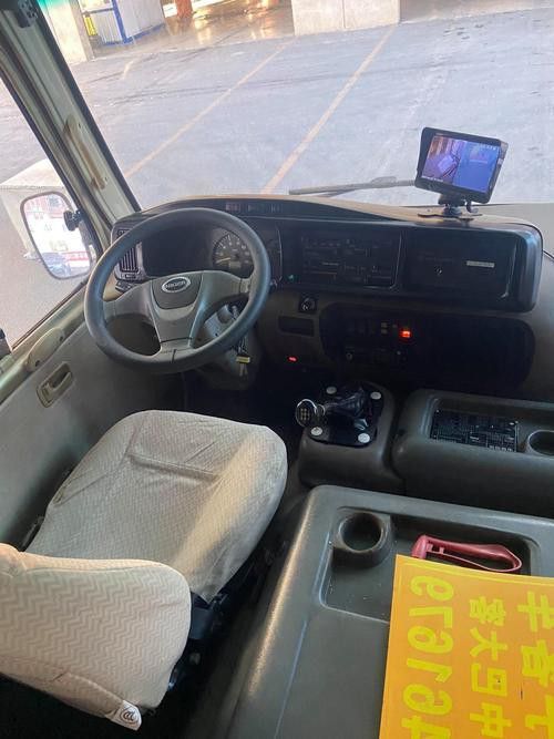 官方標(biāo)配的金龍19座中巴車內(nèi)飾圖片