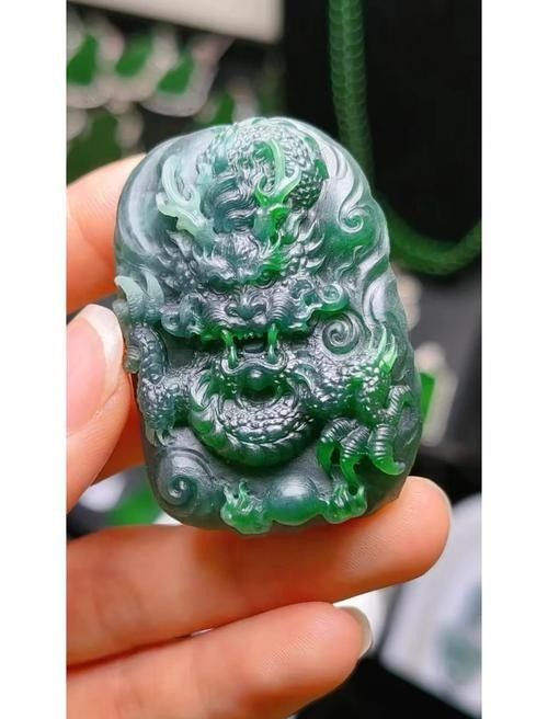 龍牌吊墜的佩戴注意事項(xiàng)