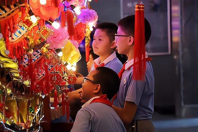 還有哪些著名的紅龍旗手工藝人？ 還有哪些著名的紅龍旗手工藝人？ 龍魚百科 第1張