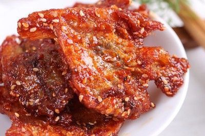 龍魚可以喂豬肉嗎（龍魚可以吃豬肉嗎）