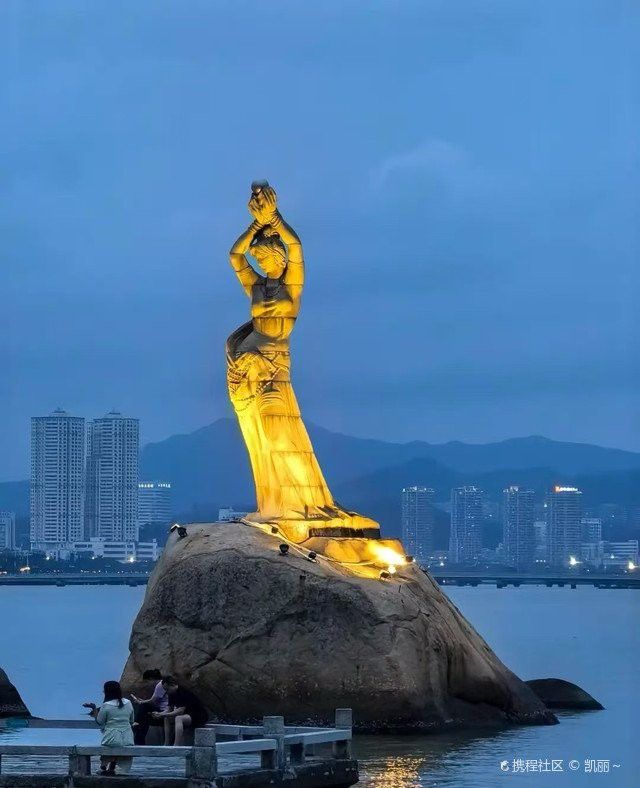 珠海魚缸 龍魚世家水族館認(rèn)真