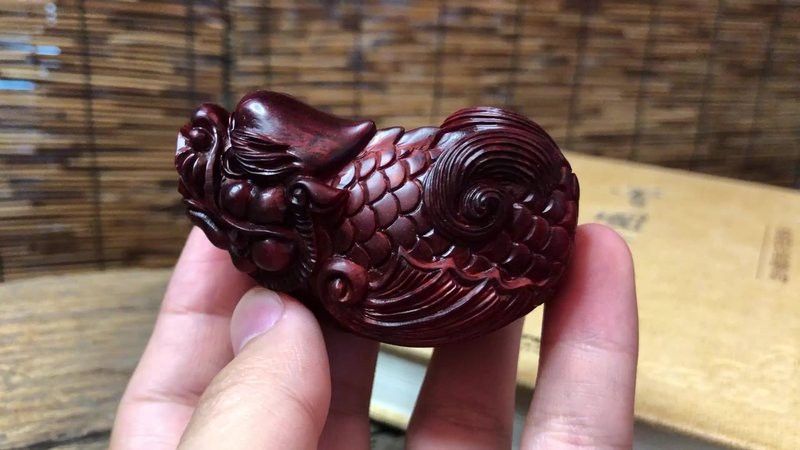 再給我?guī)讖堼堲~(yú)雕刻的圖片 再給我?guī)讖堼堲~(yú)雕刻的圖片 龍魚(yú)百科 第29張