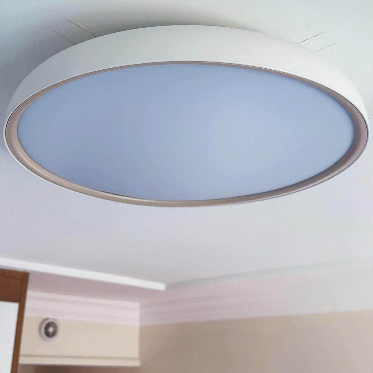 側(cè)燈和頂燈的安裝難度有何不同？