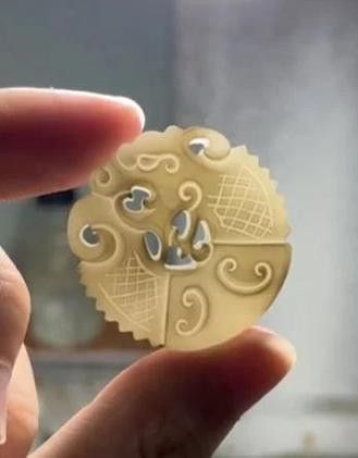 如何保養(yǎng)龍頭魚吊墜? 龍魚百科 第5張 如何保養(yǎng)龍頭魚吊墜? 如何保養(yǎng)龍頭魚吊墜? 龍魚百科 第5張