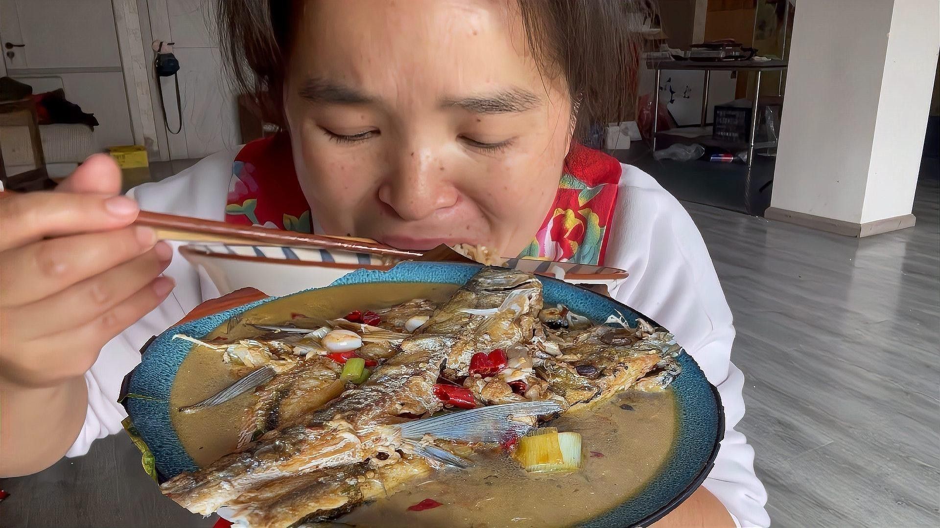 翹嘴魚和龍魚哪個貴