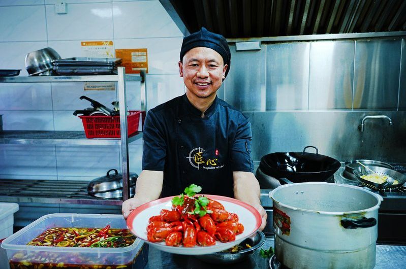 如何突出龍蝦元素的獨(dú)特性？