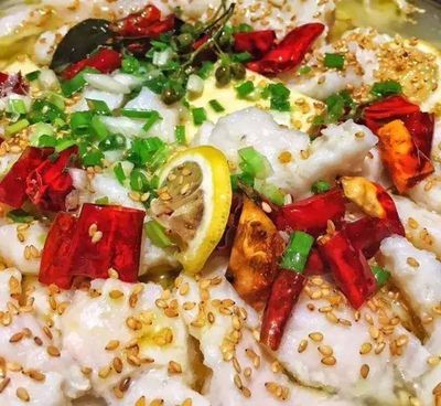 龍魚魚刺多嗎能吃嗎：龍魚的魚刺數(shù)量相對(duì)較多，是否可以吃龍魚的問題，龍魚烹飪技巧有哪些
