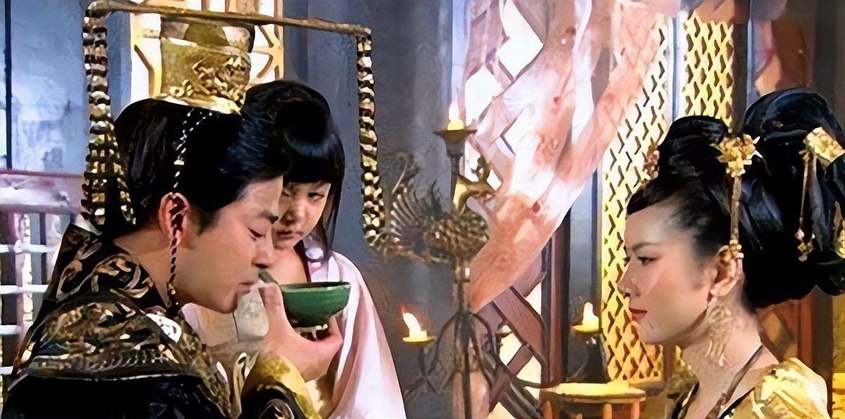 龍床跪晨尿喝皇帝龍井的寓意和啟示