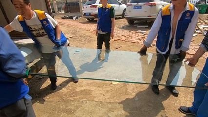龍魚魚缸搬家需要注意什么問題：龍魚搬家后多久適應(yīng)新環(huán)境,如何選擇合適的魚缸搬運服務(wù)