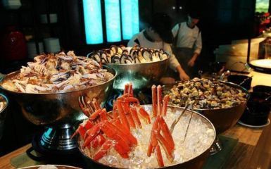 龍魚吃自助餐怎么吃：龍魚的“自助餐”主要指提供多樣化的活食和飼料選擇技巧