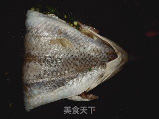 龍魚(yú)家常做法竅門(mén)是什么：清蒸龍魚(yú)香氣提升秘訣番茄龍魚(yú)酸甜口味調(diào)配竅門(mén)