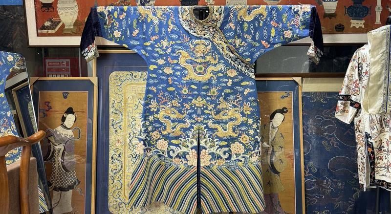 藍(lán)底金龍一般什么人戴