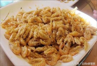 如何訓練龍魚改口吃人工飼料？：如何讓龍魚改口吃人工飼料這些技巧親測很可以 如何訓練龍魚改口吃人工飼料？：如何讓龍魚改口吃人工飼料這些技巧親測很可以 龍魚百科 第3張