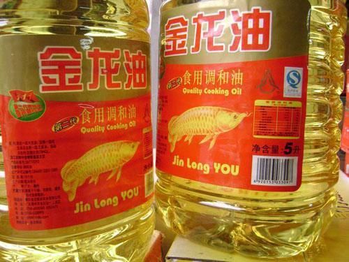 金龍魚需要驅(qū)蟲嗎：金龍魚使用鹽可以放鹽嗎(金龍魚使用鹽嗎