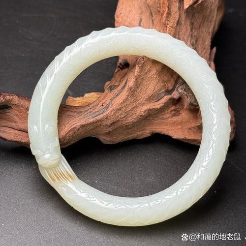 和田玉龍魚(yú)手鐲圖片欣賞 和田玉龍魚(yú)手鐲圖片欣賞 龍魚(yú)百科 第6張