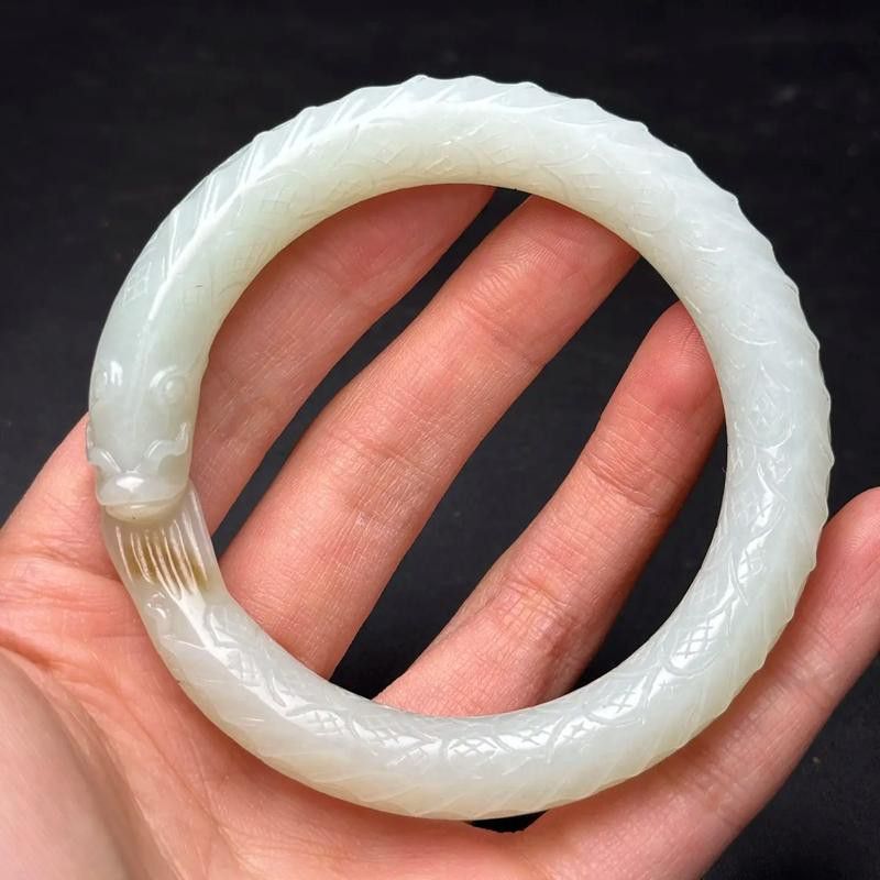 和田玉龍魚(yú)手鐲圖片欣賞 和田玉龍魚(yú)手鐲圖片欣賞 龍魚(yú)百科 第3張