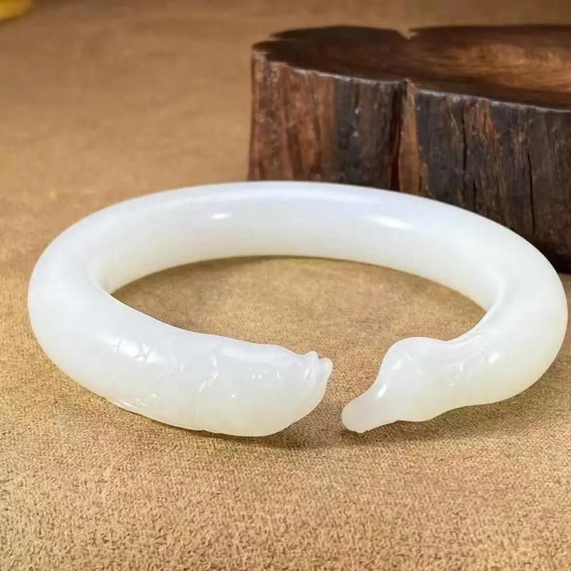 和田玉龍魚(yú)手鐲圖片欣賞 和田玉龍魚(yú)手鐲圖片欣賞 龍魚(yú)百科 第7張