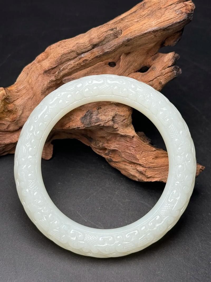 和田玉龍魚(yú)手鐲圖片欣賞 和田玉龍魚(yú)手鐲圖片欣賞 龍魚(yú)百科 第10張