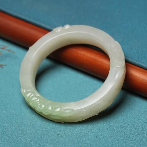 和田玉龍魚(yú)手鐲圖片欣賞 和田玉龍魚(yú)手鐲圖片欣賞 龍魚(yú)百科 第17張