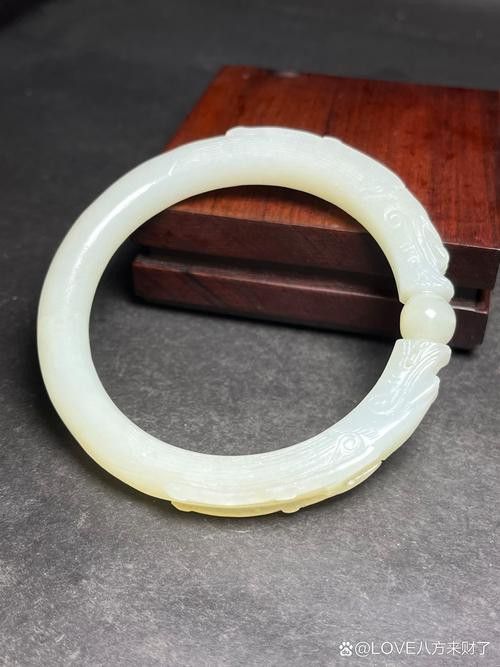 和田玉龍魚(yú)手鐲圖片欣賞 和田玉龍魚(yú)手鐲圖片欣賞 龍魚(yú)百科 第19張