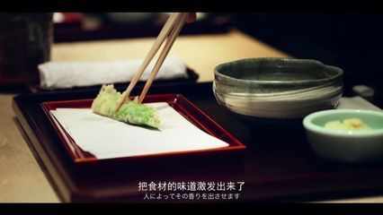 金龍魚吃什么食物會(huì)上色快：金龍魚吃什么發(fā)色好金龍魚吃什么發(fā)色最好