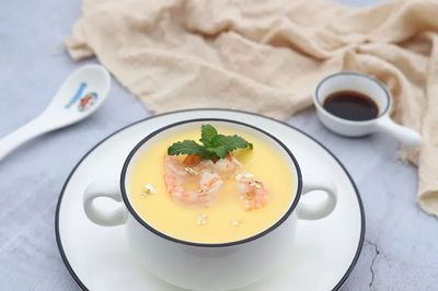 金龍魚是一種熱帶淡水觀賞魚，飼養(yǎng)過程中需要注意的因素：金龍魚屬于什么熱水還是冷水，飼養(yǎng)過程中需要注意什么 金龍魚是一種熱帶淡水觀賞魚，飼養(yǎng)過程中需要注意的因素：金龍魚屬于什么熱水還是冷水，飼養(yǎng)過程中需要注意什么 龍魚百科 第1張