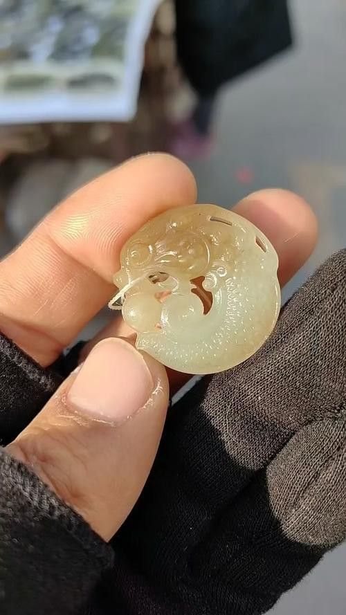 和田玉龍魚吊墜圖片欣賞