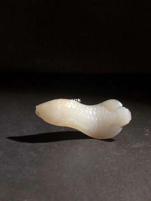 和田玉龍魚吊墜圖片欣賞