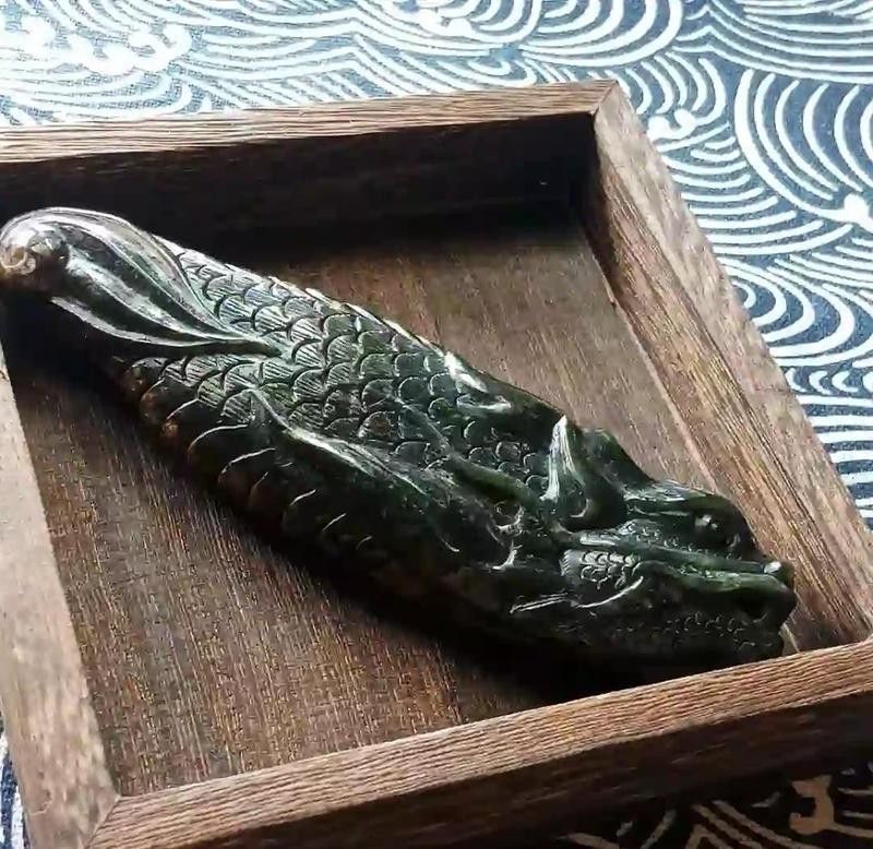龍魚雕刻中哪種材質最珍貴？