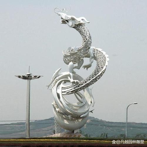 再給我?guī)讉€水龍雕塑的實例