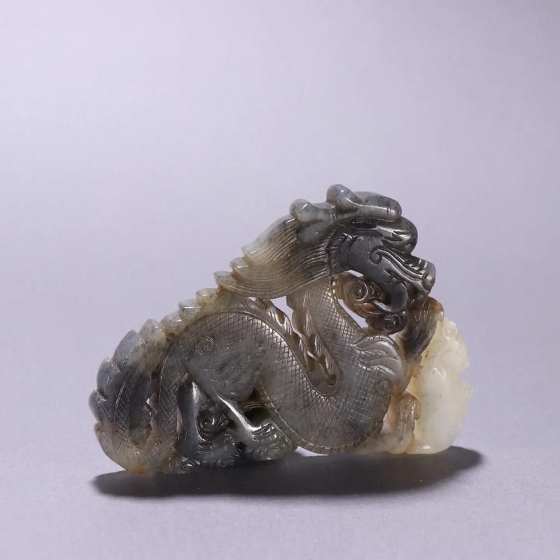 有哪些著名的和田玉龍擺件？