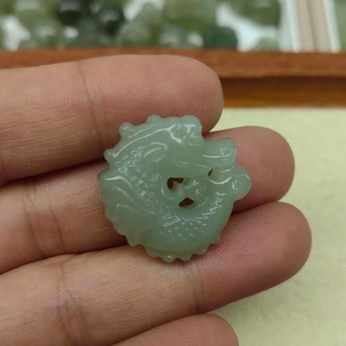 如何挑選高質量的魚化龍飾品？