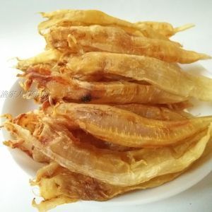 金龍魚花膠是什么魚：金龍魚花膠是一種源自石首魚的魚鰾干制品是什么魚 金龍魚花膠是什么魚：金龍魚花膠是一種源自石首魚的魚鰾干制品是什么魚 龍魚百科 第1張