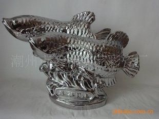 陶瓷金龍魚擺件