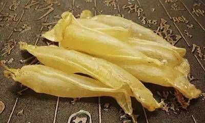 金龍魚膠有什么功效和禁忌嗎，金龍魚膠與維生素同食需要注意的是金龍魚膠對身體有好處